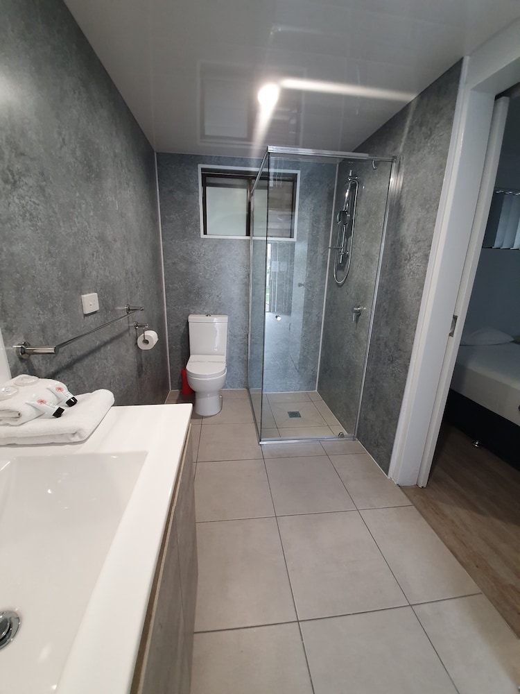 Montego Mermaid Beach Motel 20/69