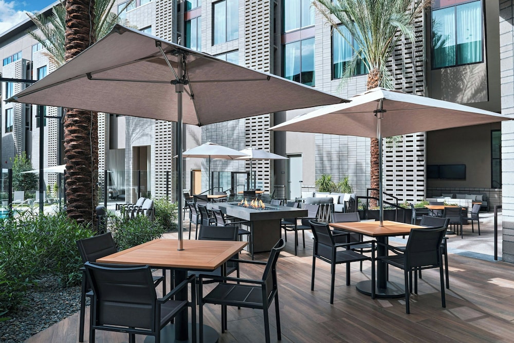 AC Hotel Phoenix North Norterra 32/50