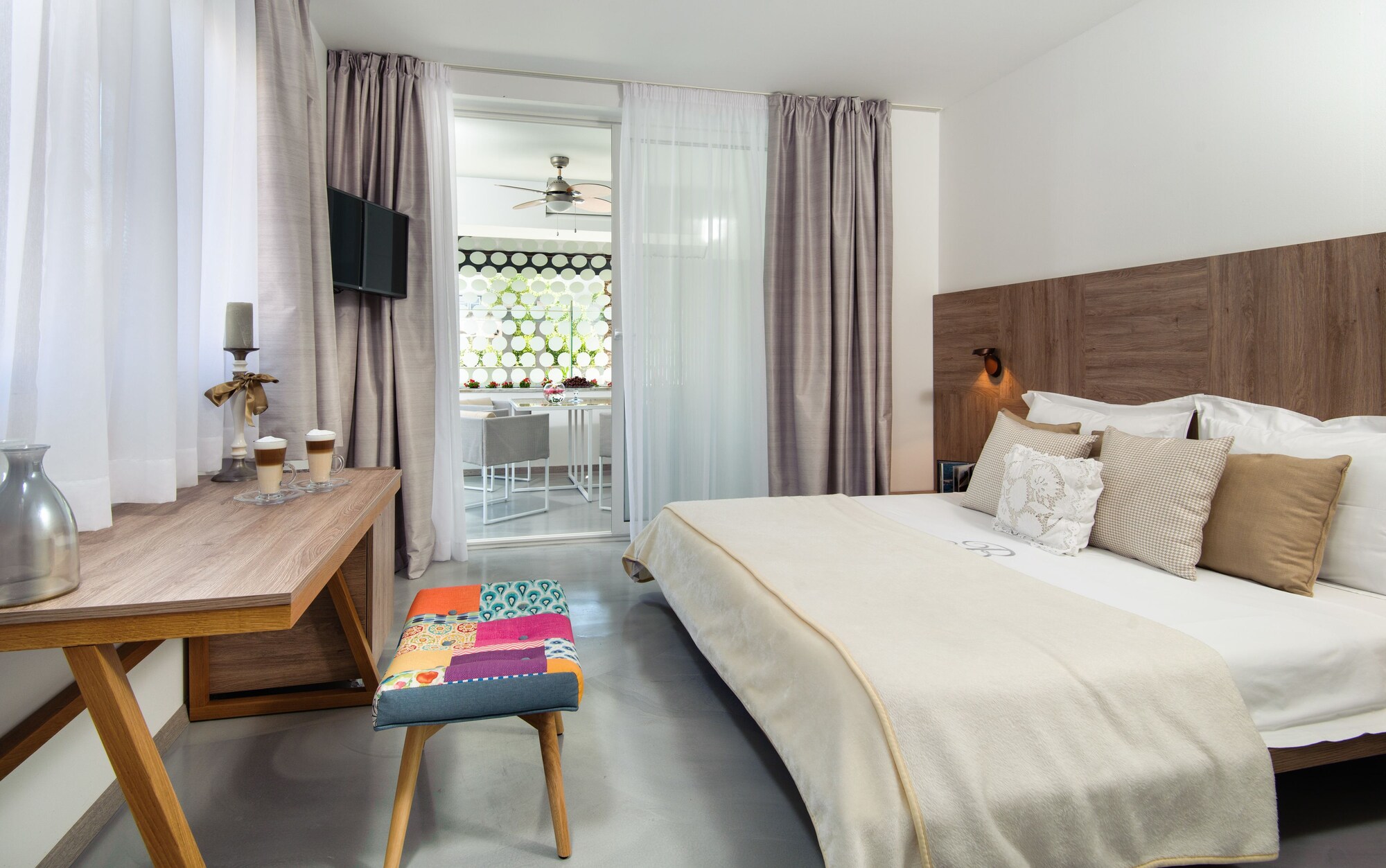 2 BEDROOMS, SUITE, GARDEN VIEW