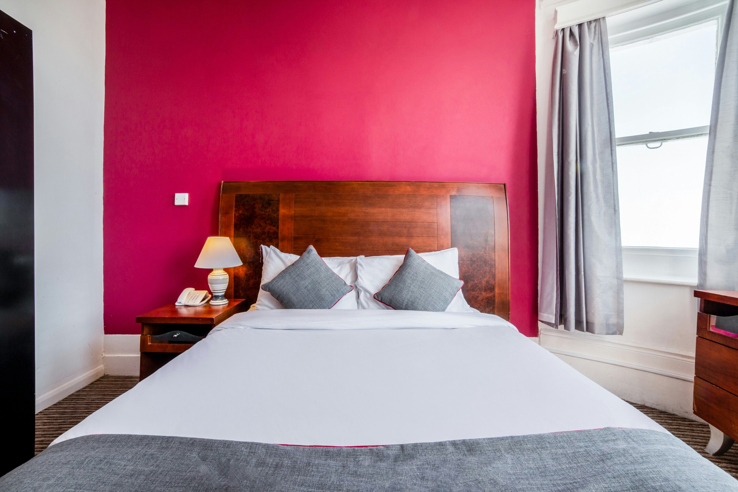 OYO The Strand Hotel 20/39