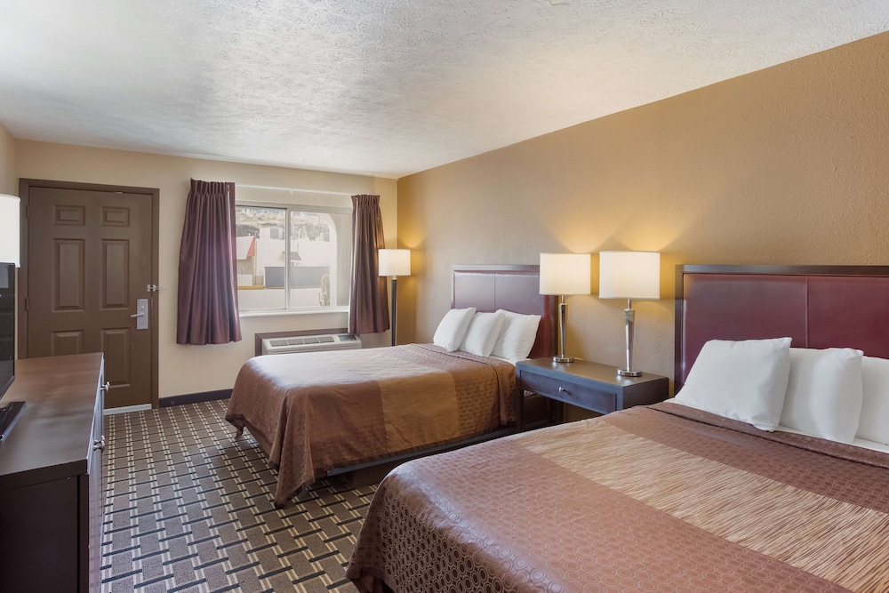 SureStay Hotel by Best Western Summersville 14/50