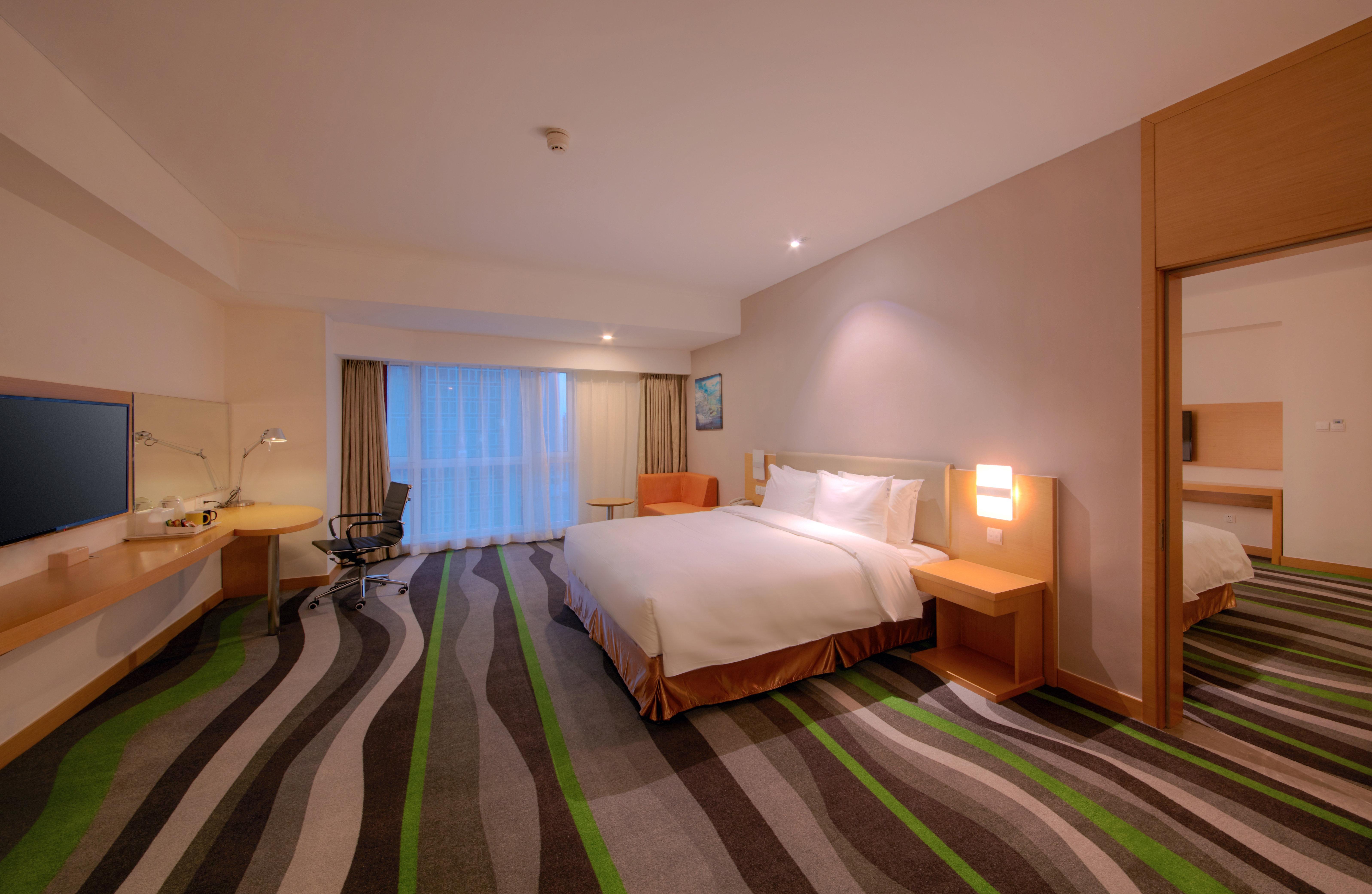 Suite, King Bed