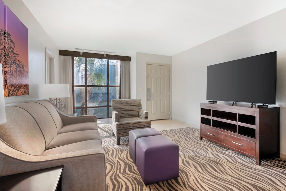 Parkway International Resort 40/63