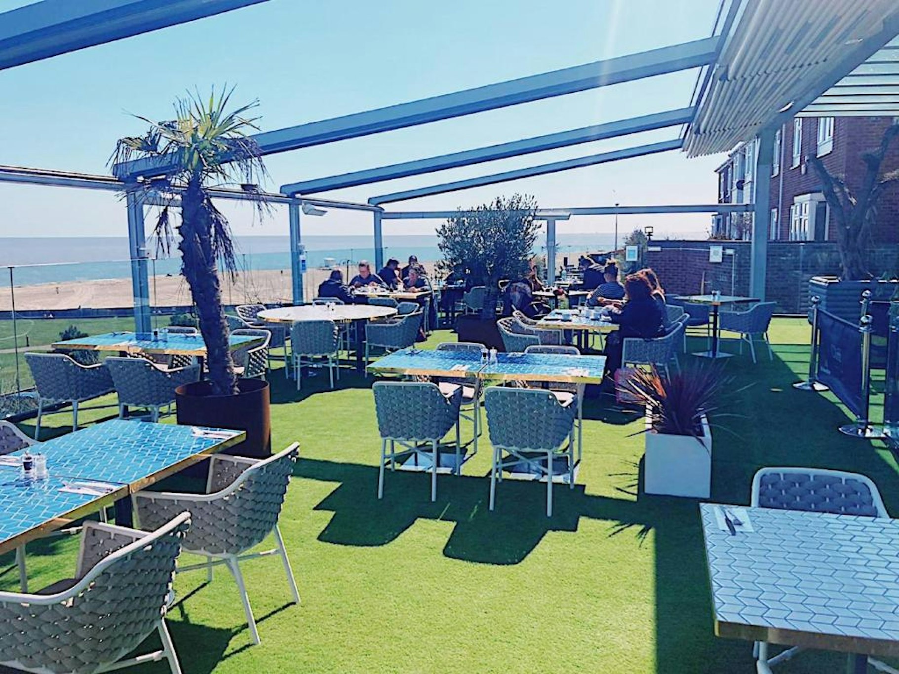 CBH Cliff Hotel 35/48