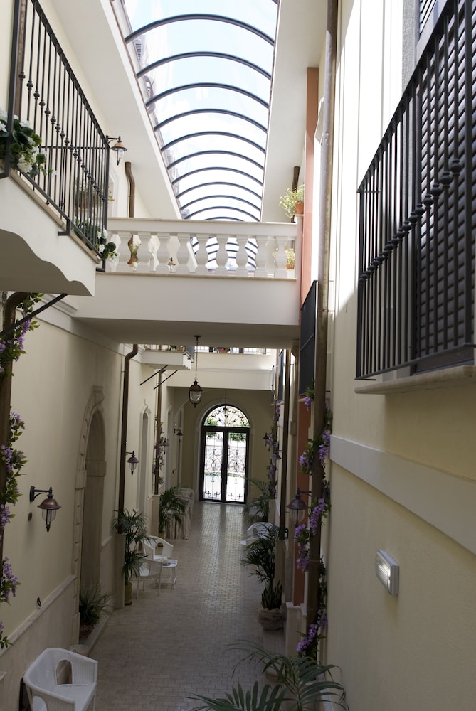 Palazzo Reginella Residence Hotel 31/61