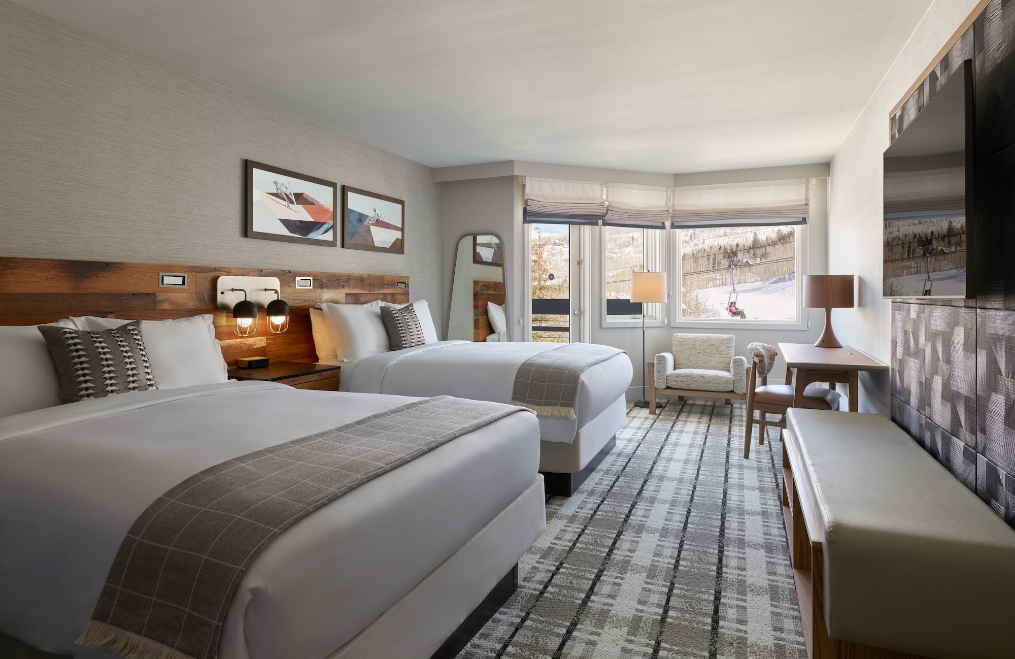 Room, 2 Queen Beds, Side Mountain View, Mountain View
