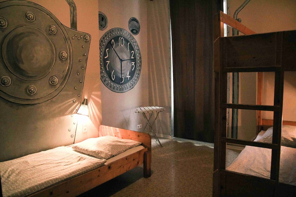 Sunflower Hostel 32/59