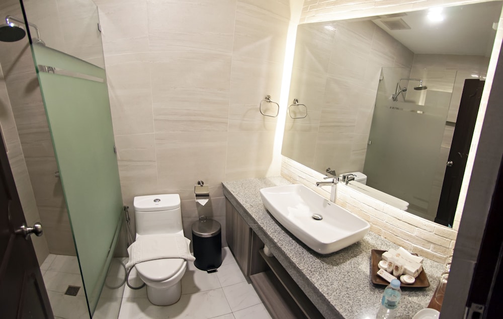 Vigan Plaza Hotel 64/71