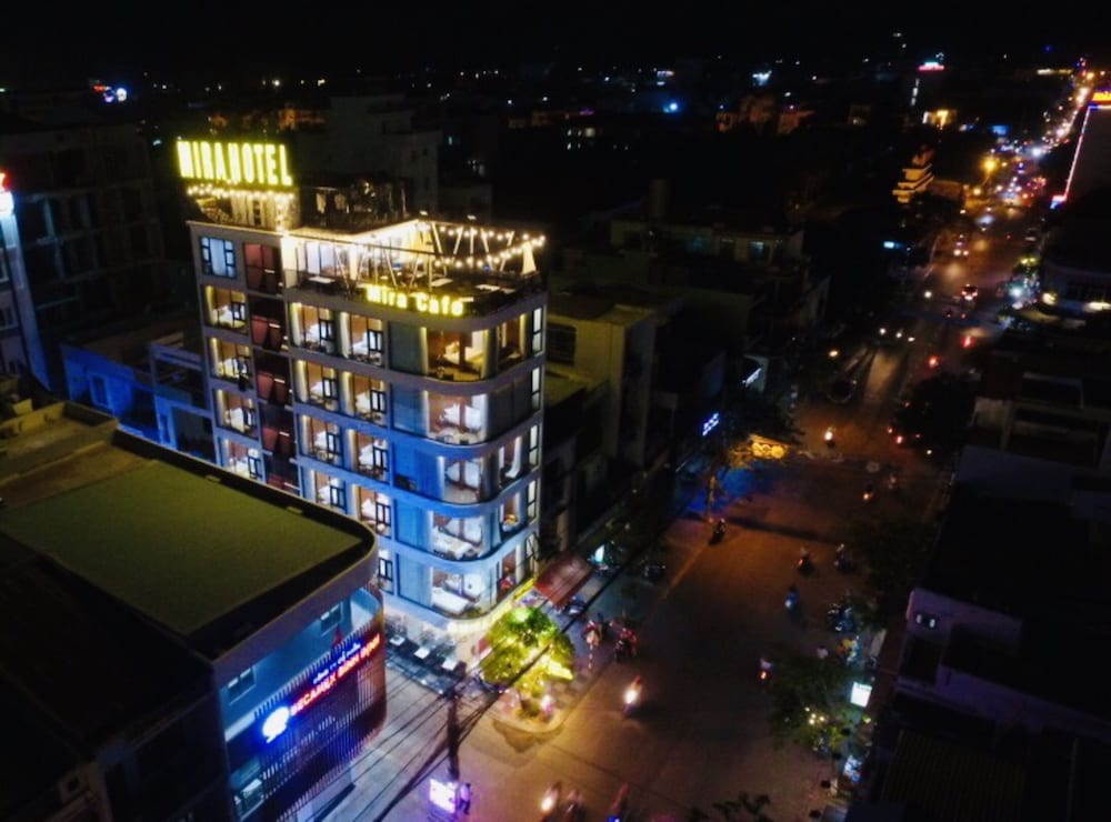 Mira Hotel 2/32