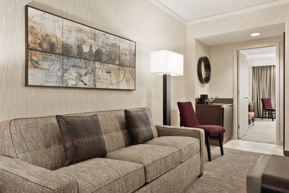 Embassy Suites by Hilton Chicago North Shore Deerfield 26/65