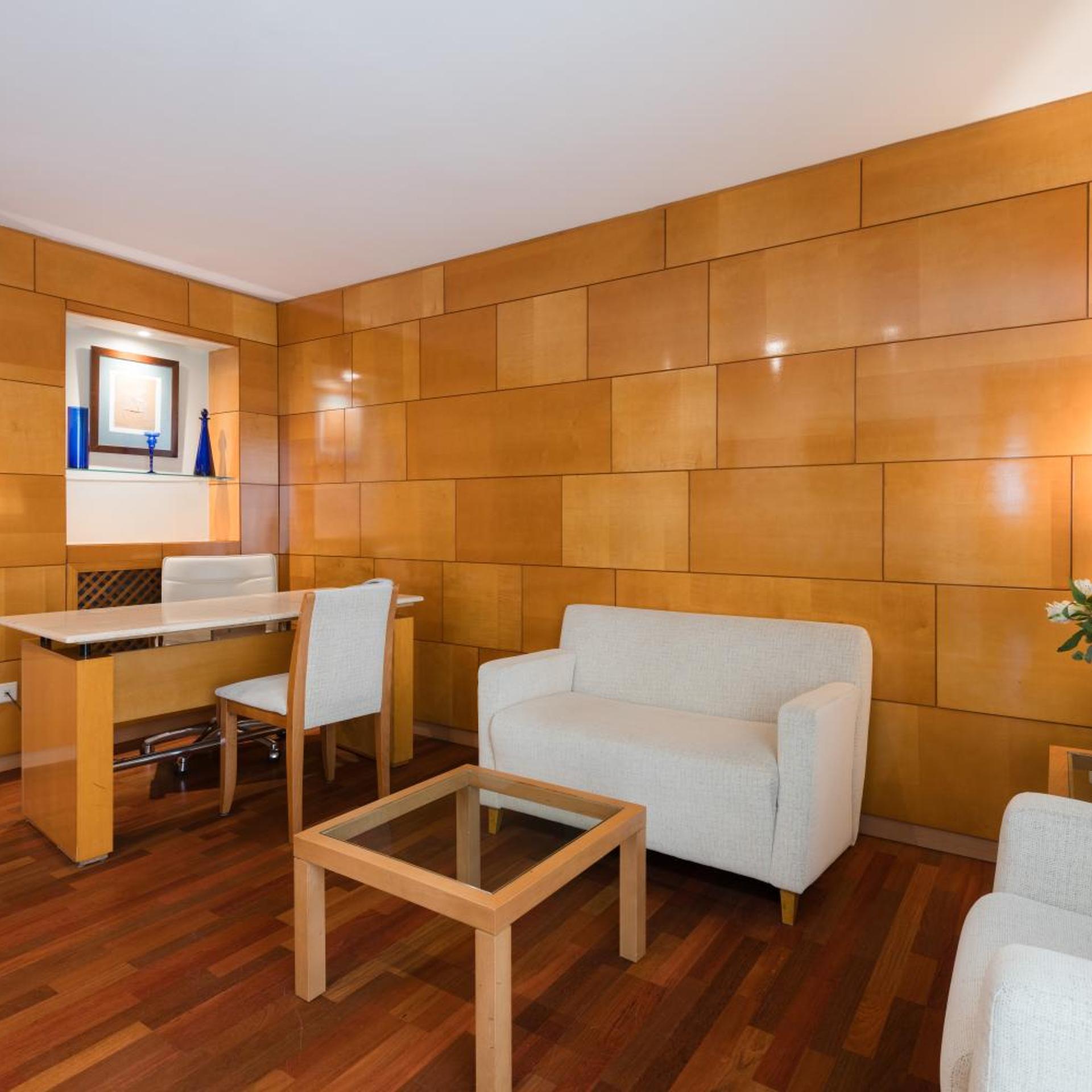 جناح جونيور، Hotel Ciudad de Valladolid 5/10