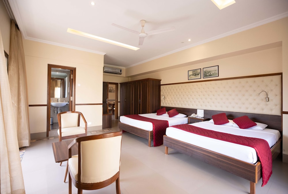 West End Hotel 14/70