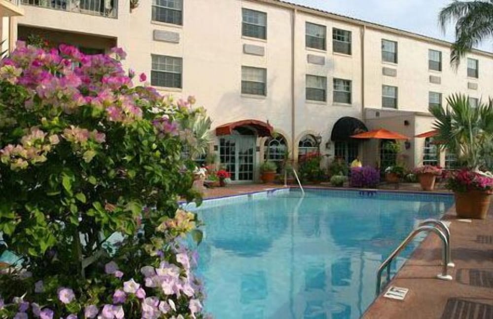 Inn On The Lakes 28/31