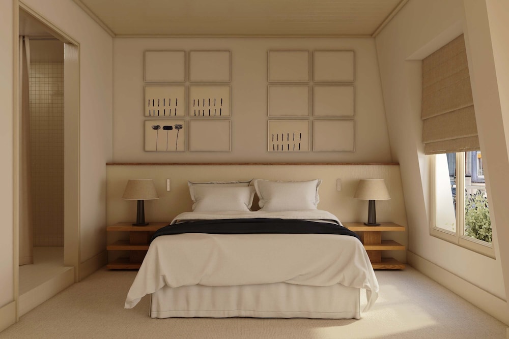 DELUXE, TOP FLOOR