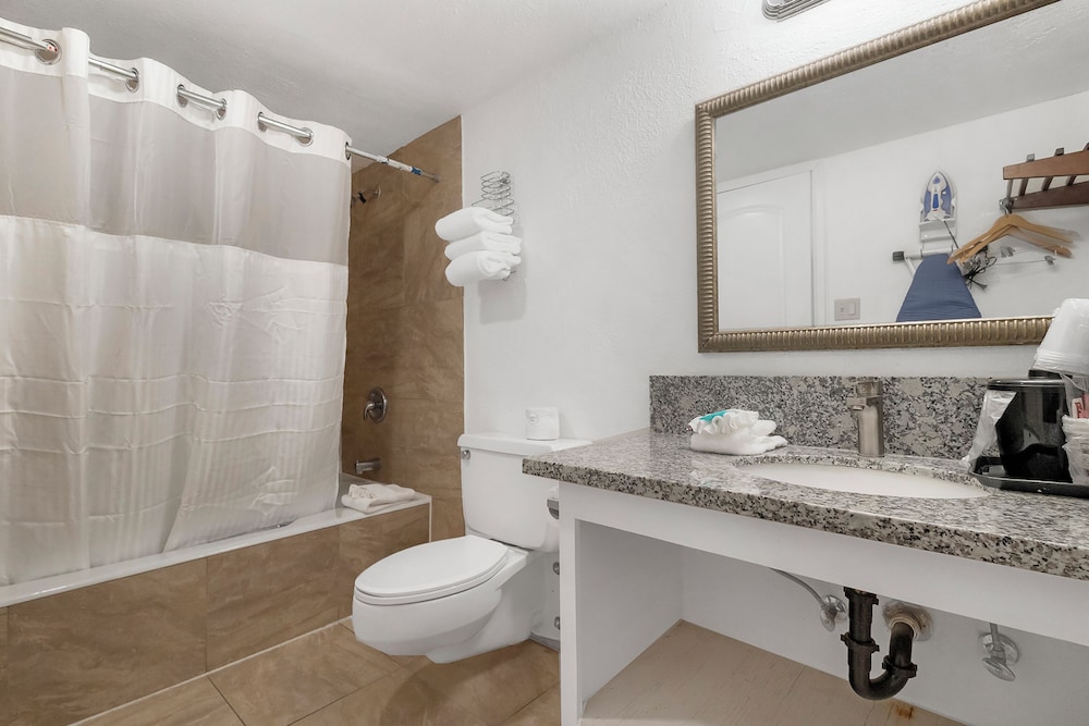 Heritage Inn Express Roseville 47/51