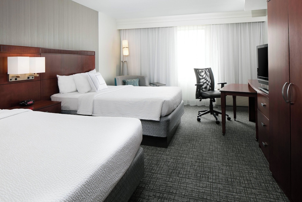 Courtyard Marriott Aksarben Village 13/50