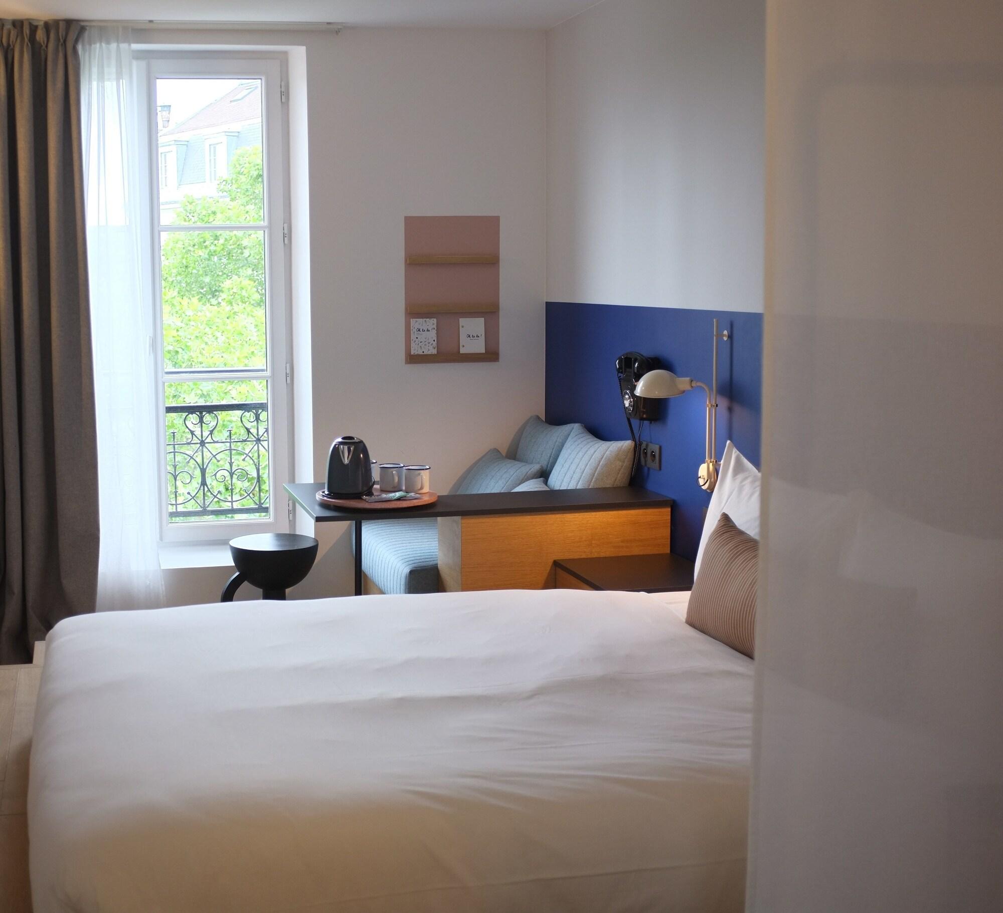 Room, Double or Twin Bed, No Elevator, Bathtub