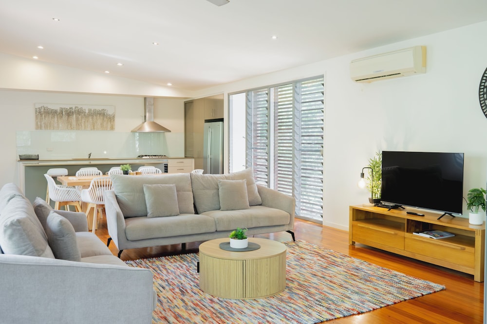 Beach Road Holiday Homes 52/76
