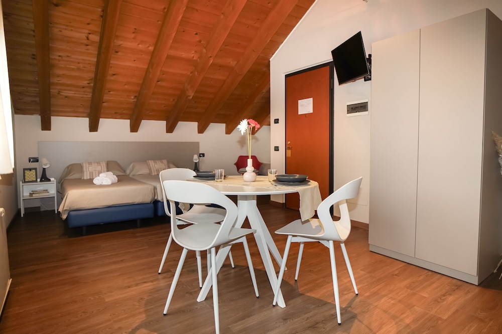 Expo Residence Rho 35/50