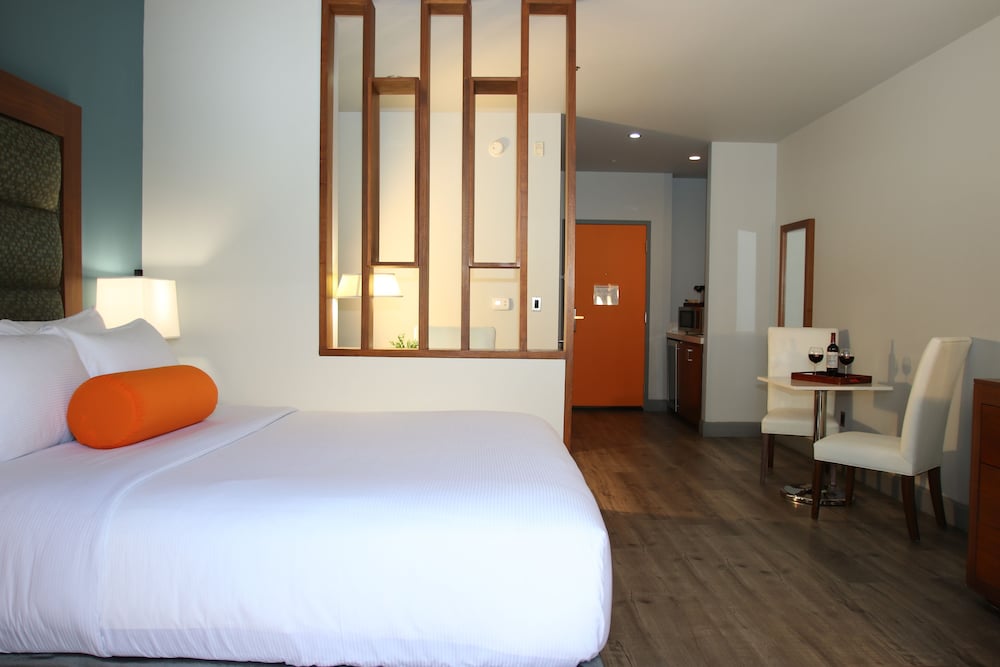 BASIC, STUDIO, SUITE, QUEEN BED