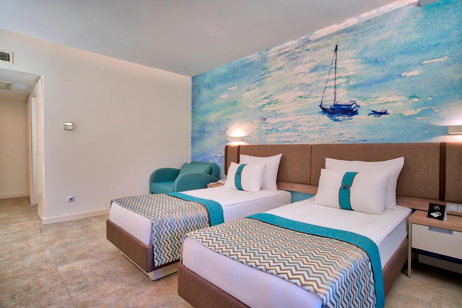 Room, Double or Twin Bed, The Beverly Hills Hotel 5/7