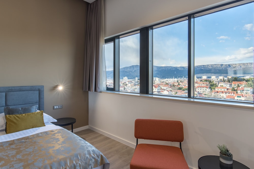 Seascape Luxury Rooms 5/14
