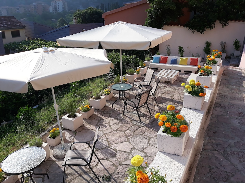 Maritimo Apartments 1/50