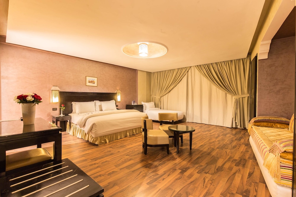 Hotel Almas 17/50