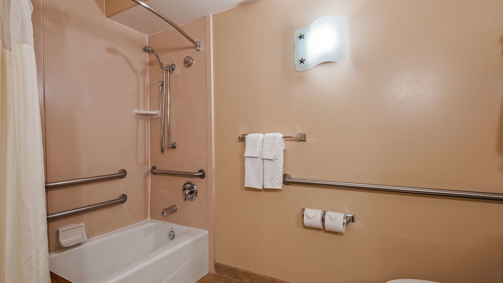 Best Western Plus Capitola By the Sea Inn Suites 19/55