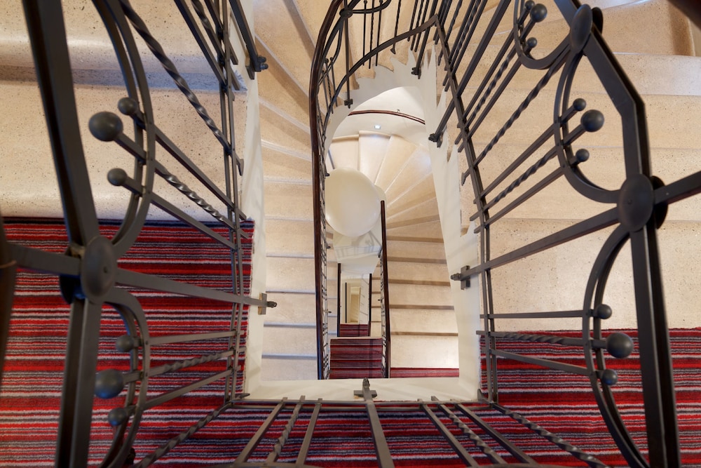 Red And Blue Design Hotel Prague 46/57