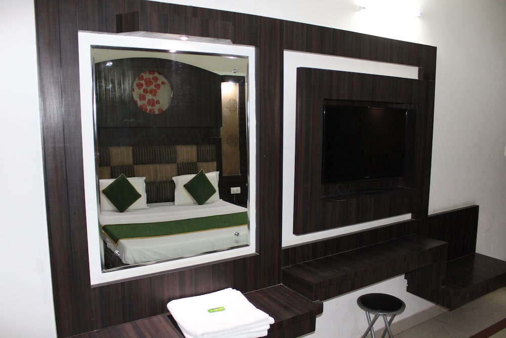 HOTEL BHAWANI INTERNATIONAL 41/45