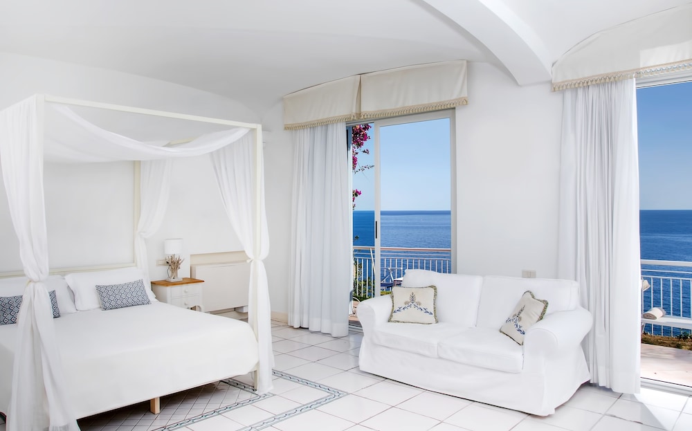 Infinity, Junior Suite, King Bed, Sea View