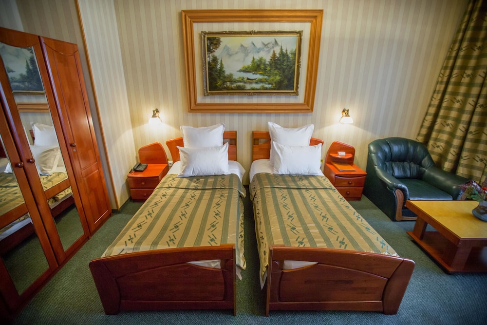 Bucharest Comfort Suites 24/66