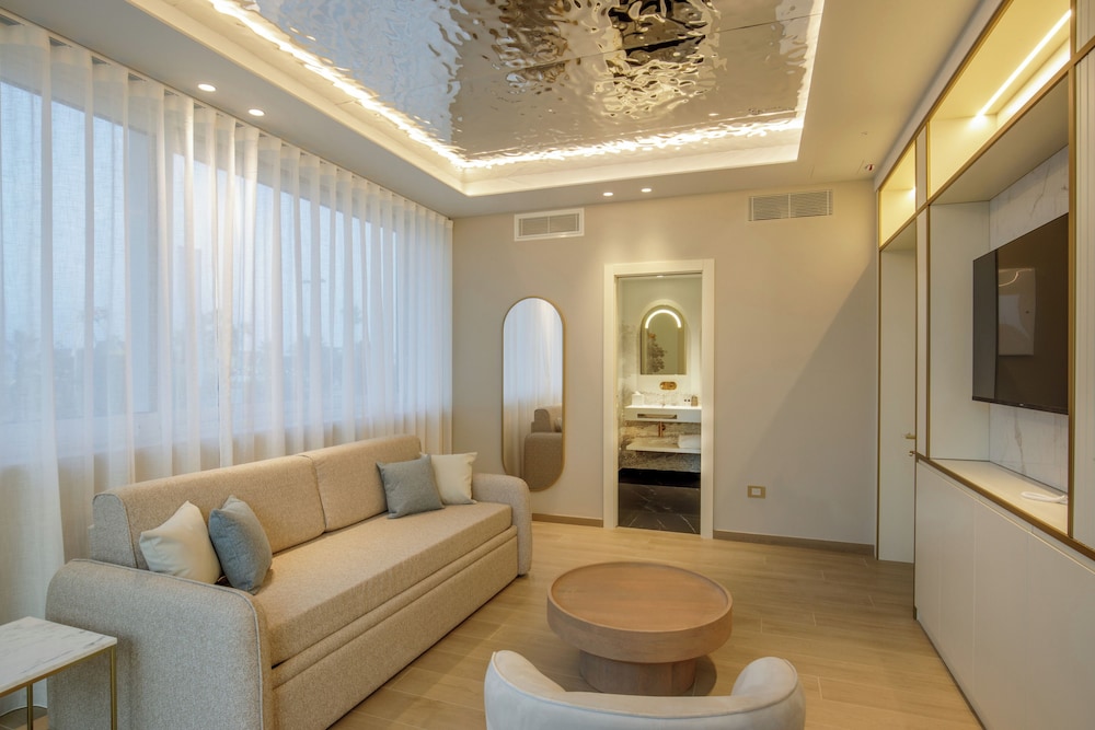 Ambasciatori Suite Hotel 91/110