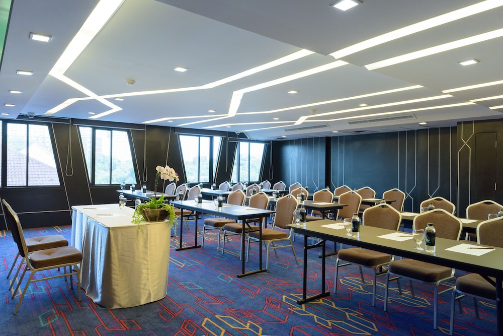 The Xtreme Hotel 35/50