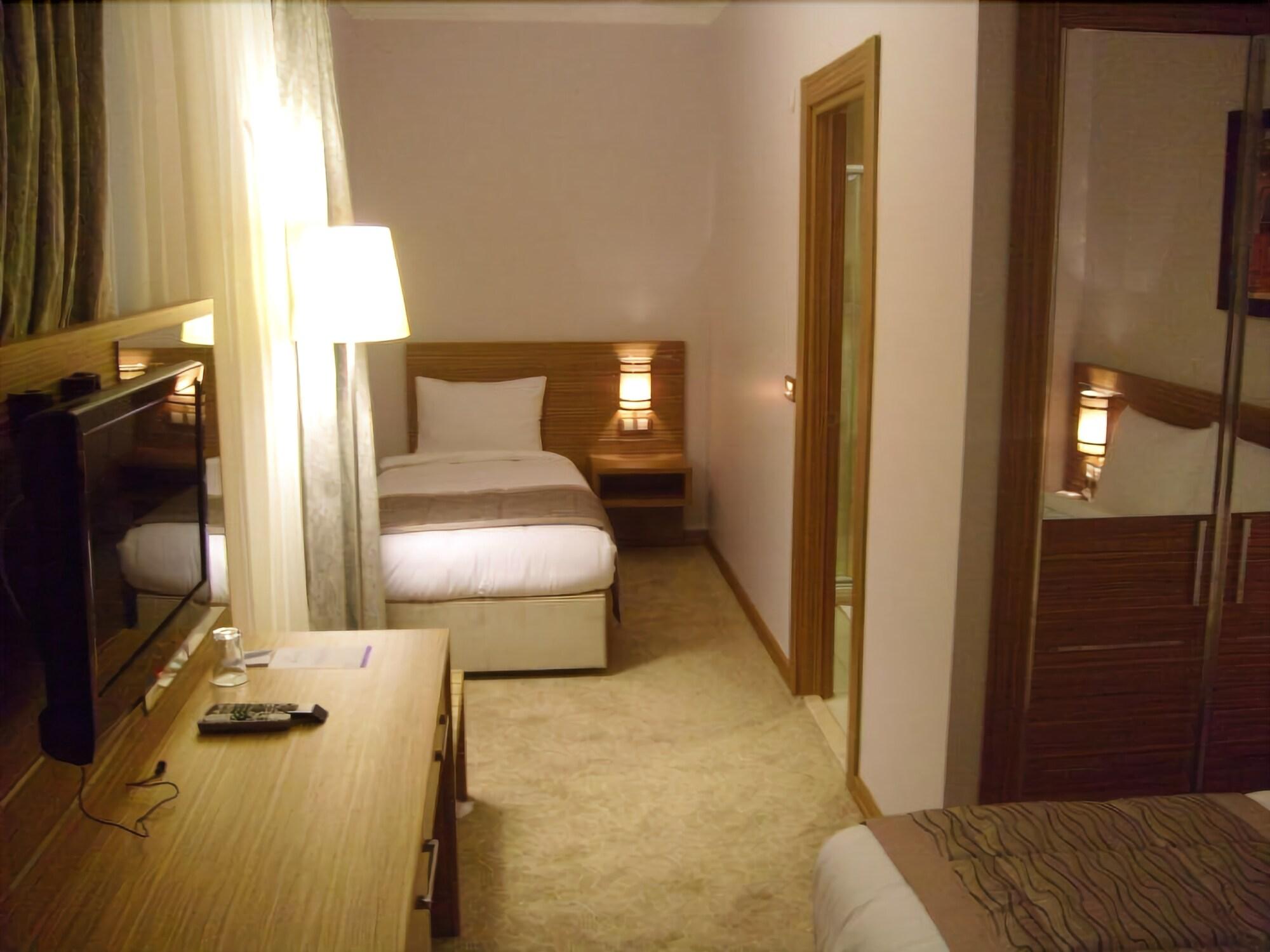 Hotel Almina Park 39/39