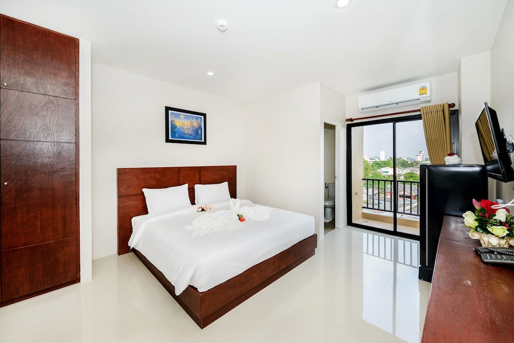 The Topaz Residence 18/40