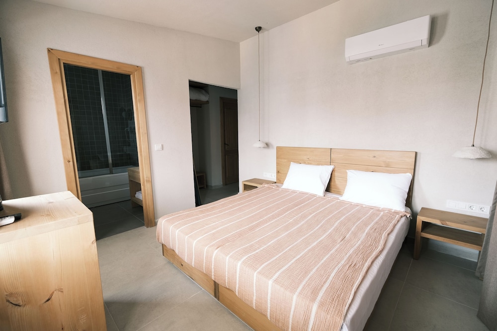 Nephos Hotel 13/50
