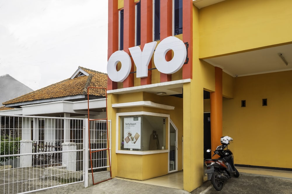 OYO 2405 The Karins Guesthouse 3/24