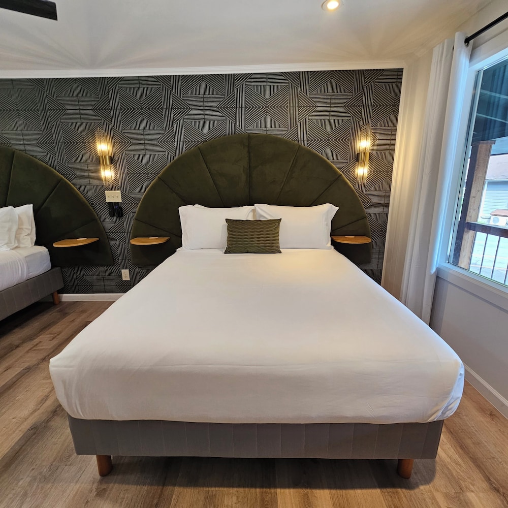 Superior, 2 Queen Beds