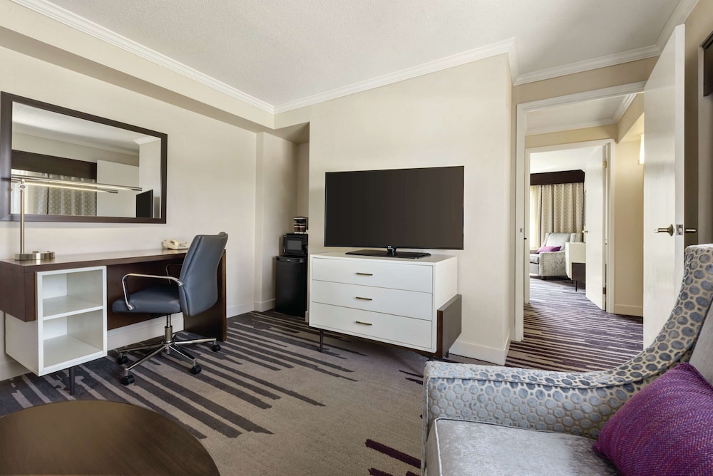 Doubletree By Hilton Milwaukee 31/58