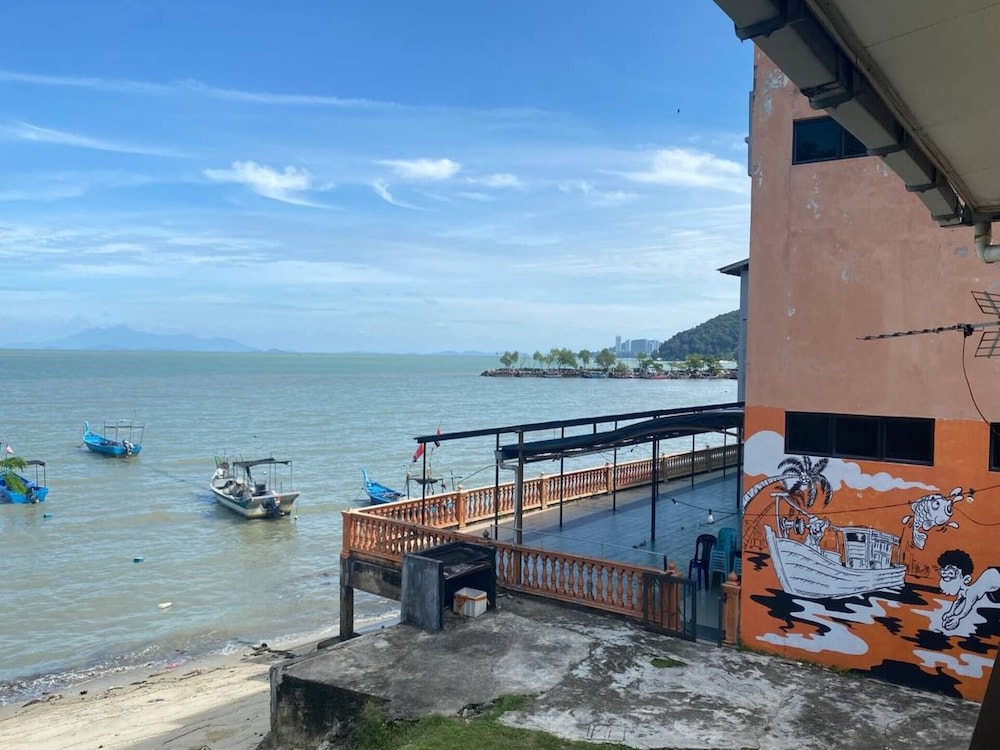 Hotel & Chalet Sportfishing Pnk Teluk Bahang 50/54