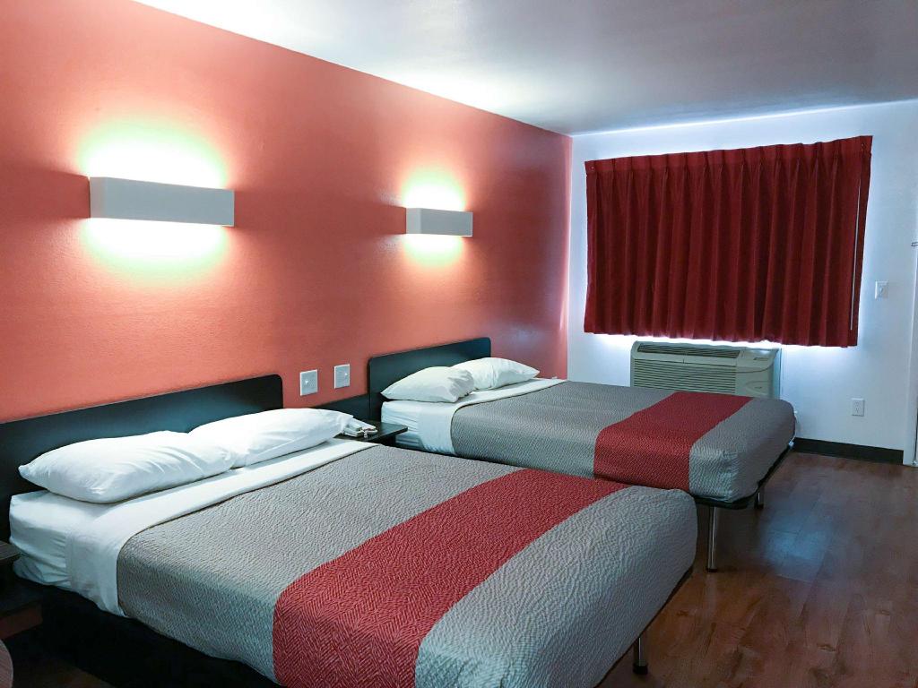 2 Full Beds - Smoking