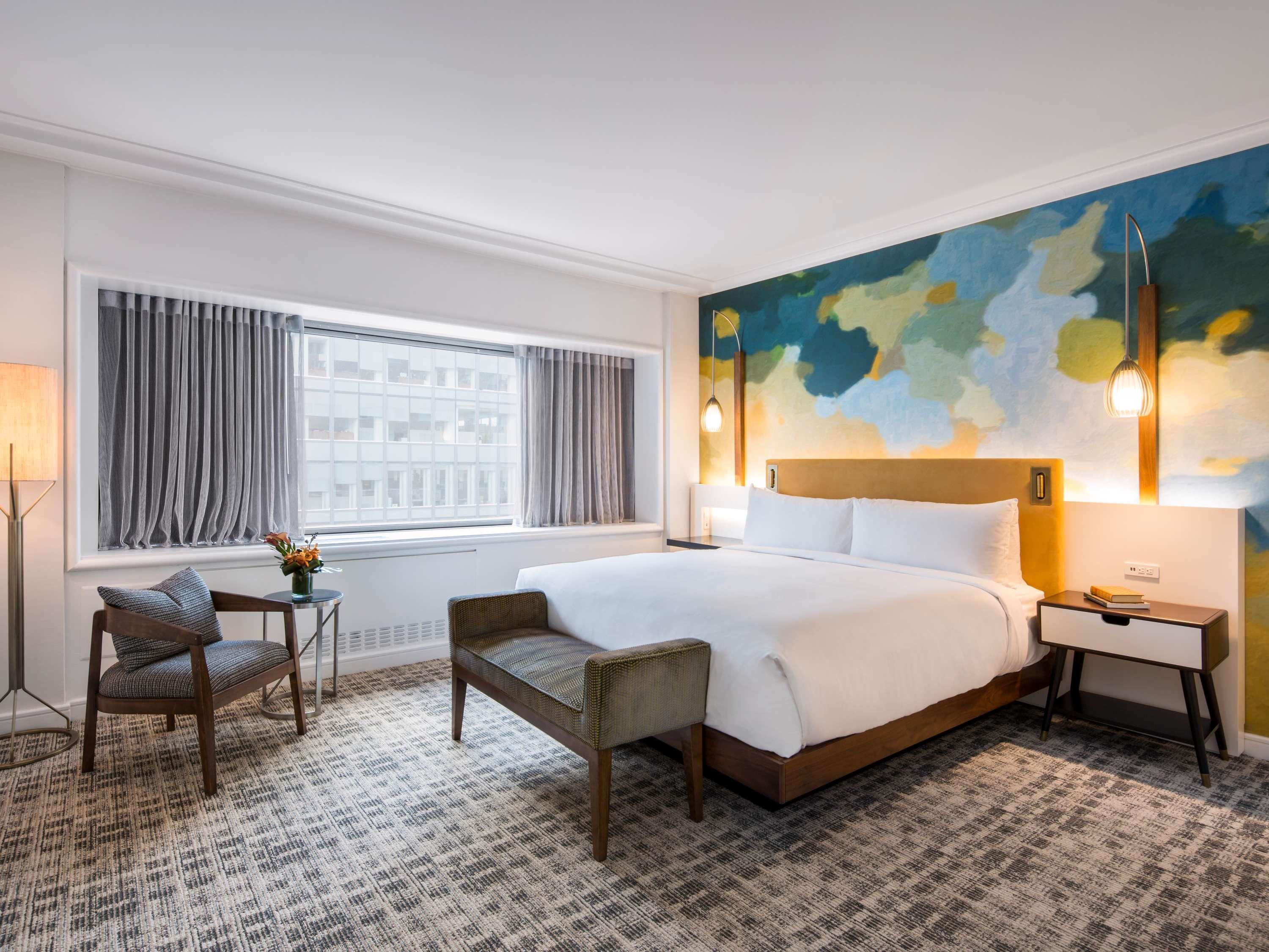 Gold, Suite, King Bed, Cathedral View, Lounge Access