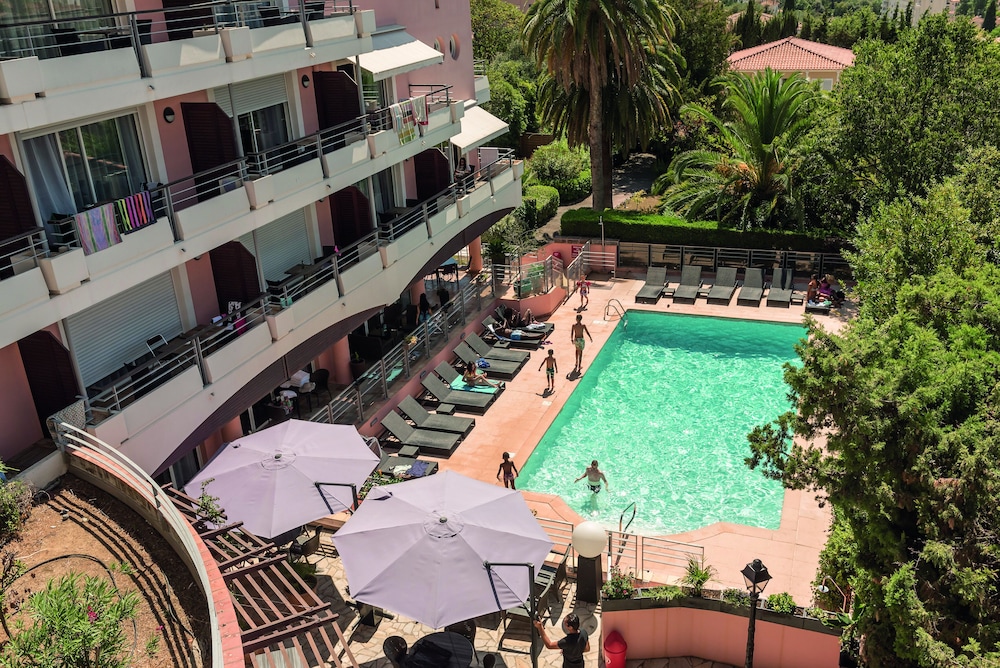 Zenitude Hotel-Residences Le Cannet in LE CANNET