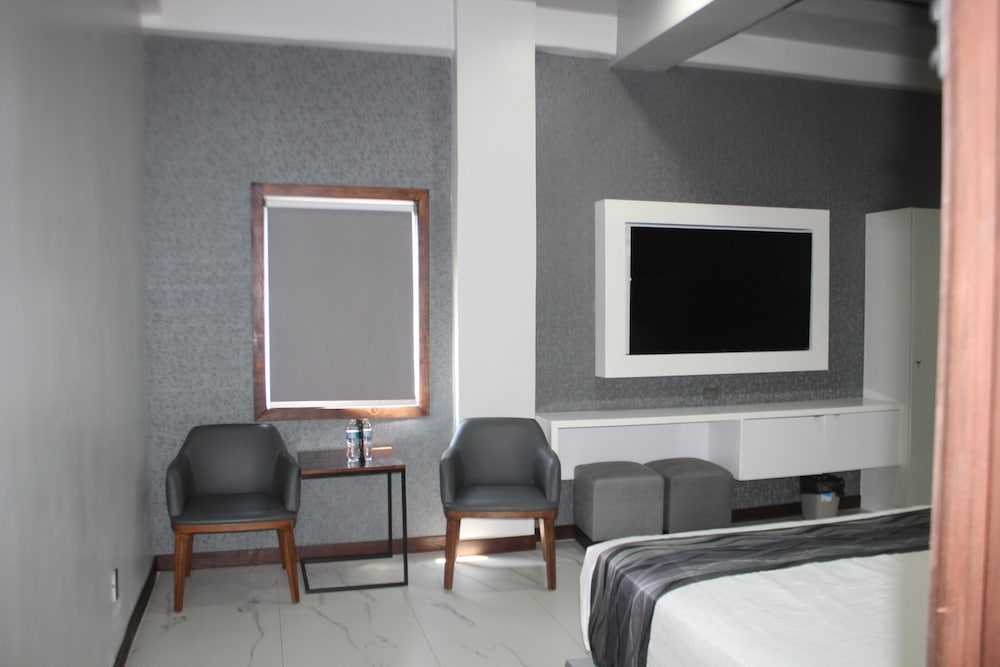 Hotel Grand One Plaza 34/42