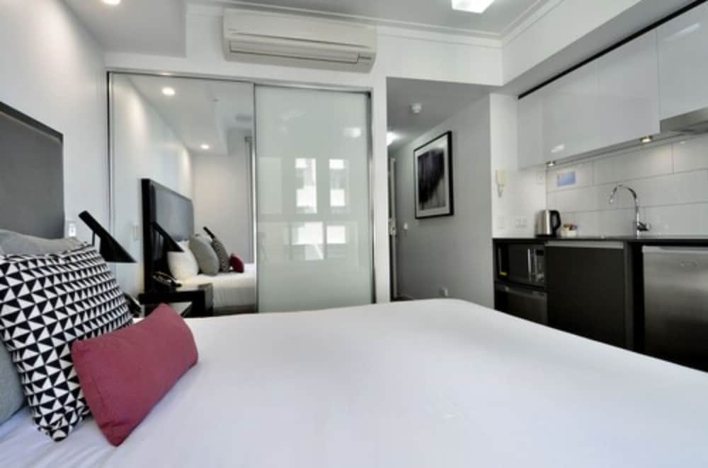 H on Mitchell Apartment Hotel 15/50