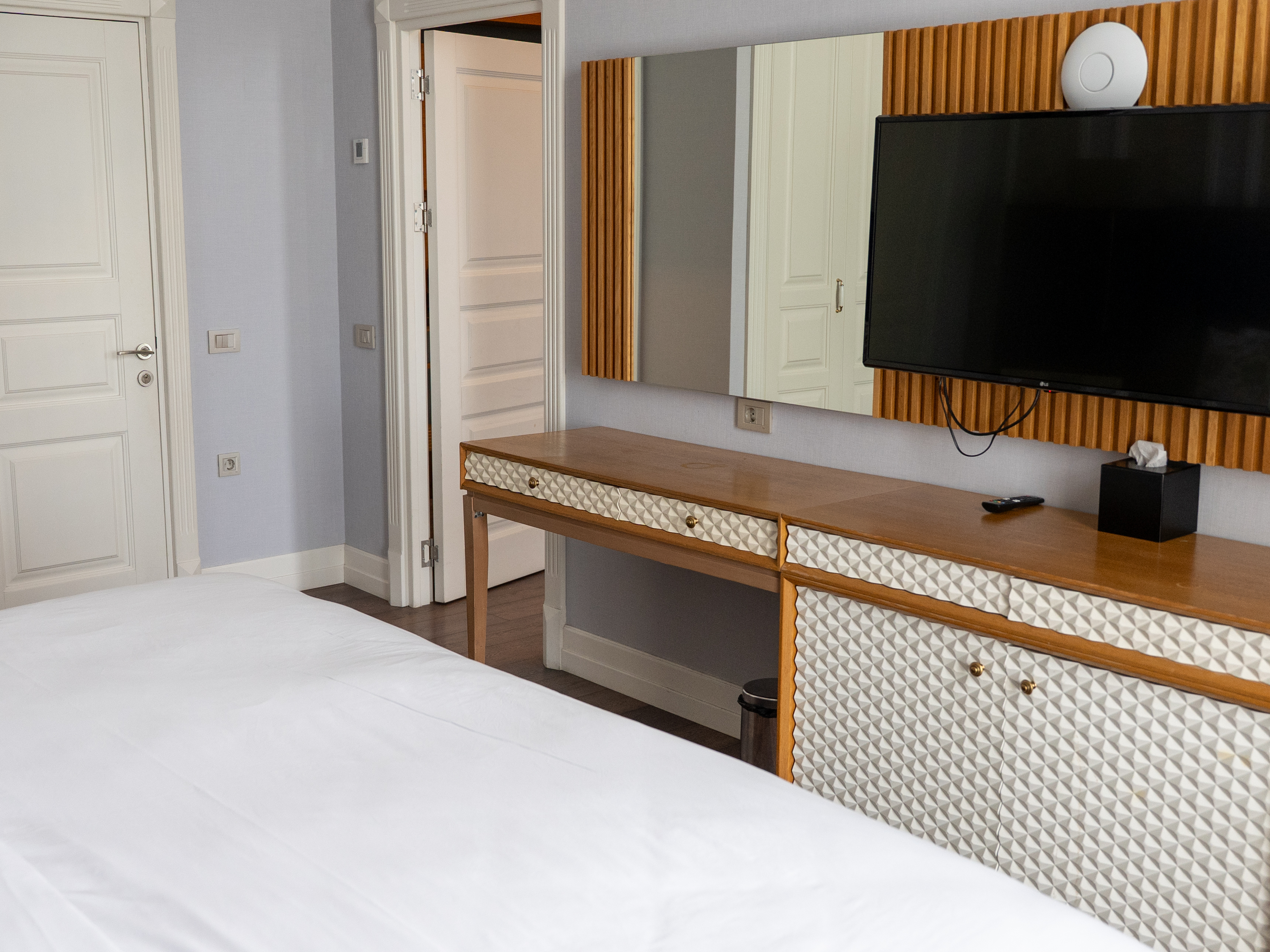 جناح تنفيذي، Promenade Hotel 2/3