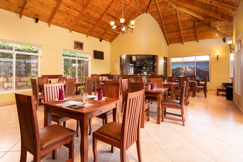 Mrimba Palm Hotel 15/18