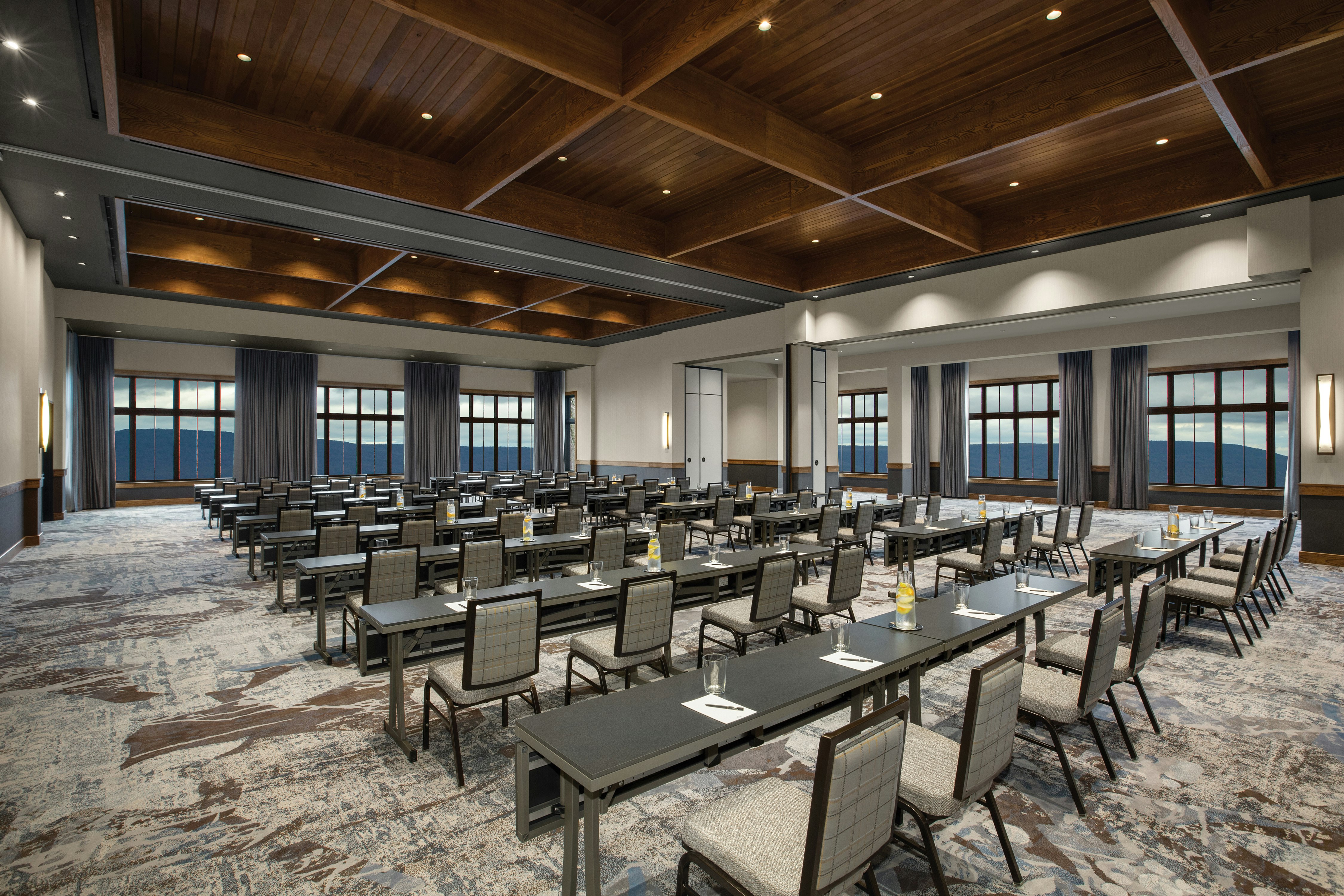 Cloudland at McLemore Resort Lookout Mountain, Curio Hilton 48/58
